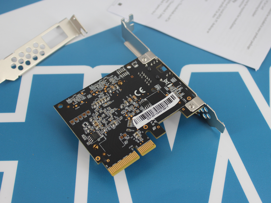 Die Netzwerkkarte von hinten.